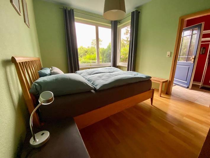 Ferienhaus für 4 Personen, mit Balkon und Terrasse sowie Garten und Seeblick beim Ozeaneum Stralsund