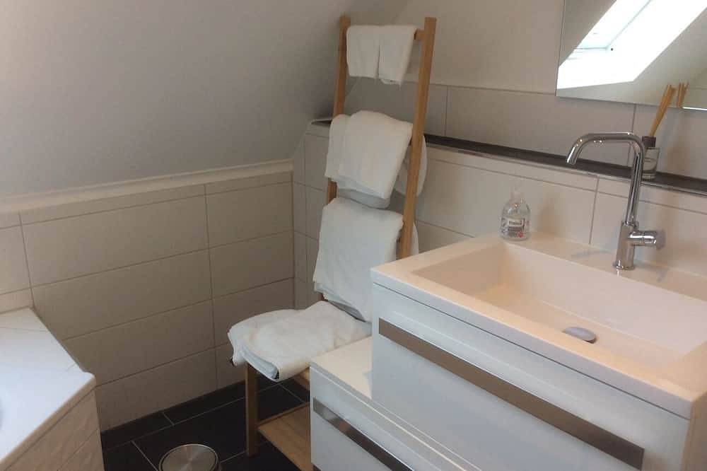 Ganze Wohnung, Apartment for vacation rental,1 Br, 1 Bar, kitchen, balcony Gaggenau/Baden-Baden in Gaggenau, Nordschwarzwald