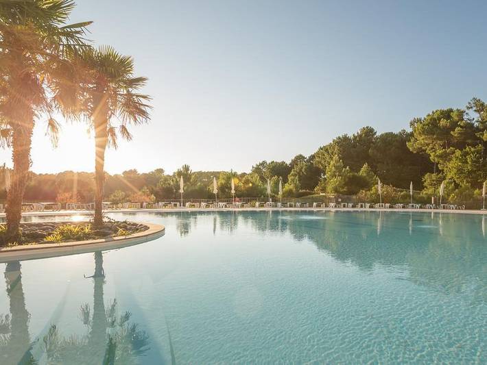 Camping para 5 pessoas, com Varanda/Terraço e Piscina infantil em Biscarrosse