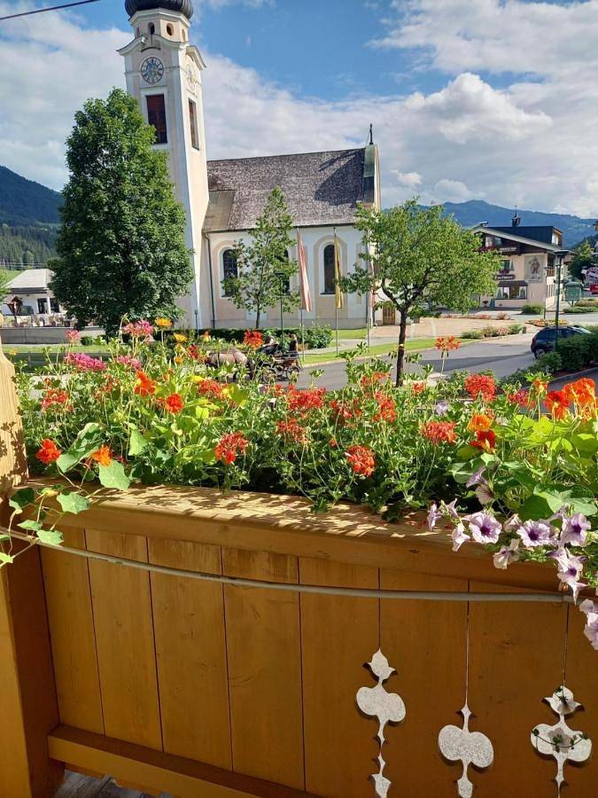 Ferienwohnung für 4 Personen, mit Terrasse und Garten sowie Ausblick in Oberndorf in Tirol - 2