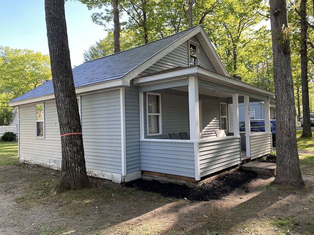 Cabin #3 With Lake View At Higgins Lake - True North Cabin Rentals in Higgins Lake