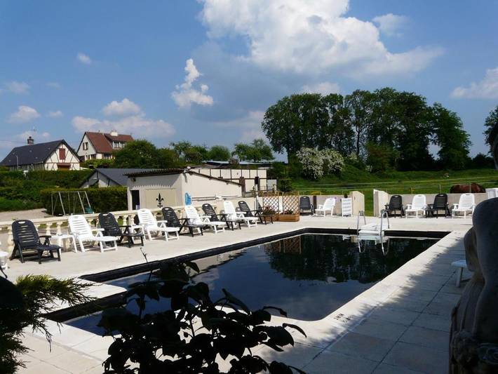Gîte pour 14 personnes, avec sauna et jacuzzi ainsi que piscine et jardin, adapté aux familles à Criquetot-sur-Longueville