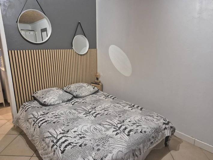 Gîte pour 2 personnes, avec piscine ainsi que terrasse et jardin à Martignas-sur-Jalle