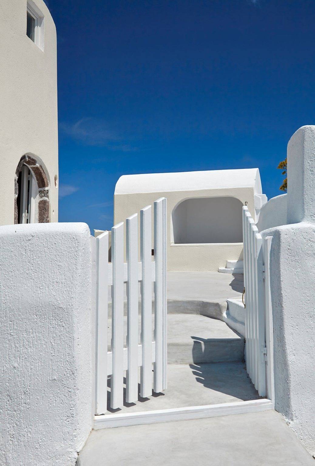 Elegant Santorini House | 1 Bedroom | Villa Windswept House | Amazing Caldera View & Outdoor Hot Tub | Oia in Oia, Santorin