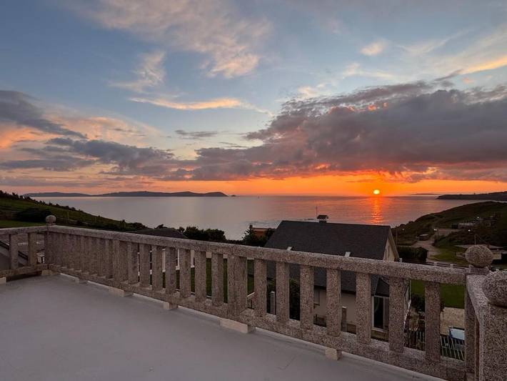 Casa para 9 personas, con vistas además de piscina y terraza, Se admiten mascotas en Sanxenxo