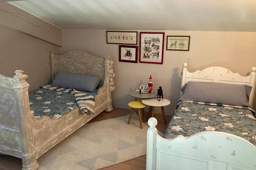 Gîte Piscine et Vue Imprenable avec Piscine Privée, Terrasse et Wi-Fi in Sainte-Camelle, Région de Carcassonne