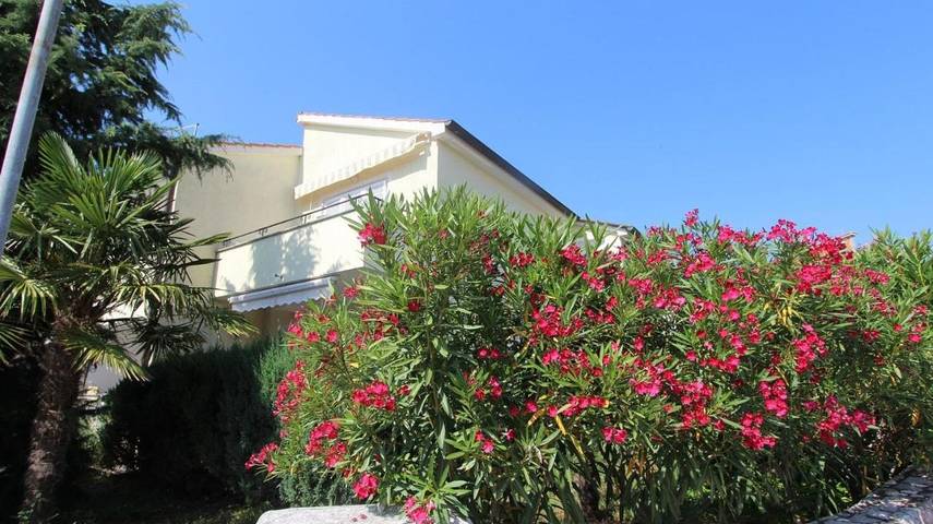 Bungalow für 4 Personen, mit Balkon und Terrasse sowie Garten auf Krk