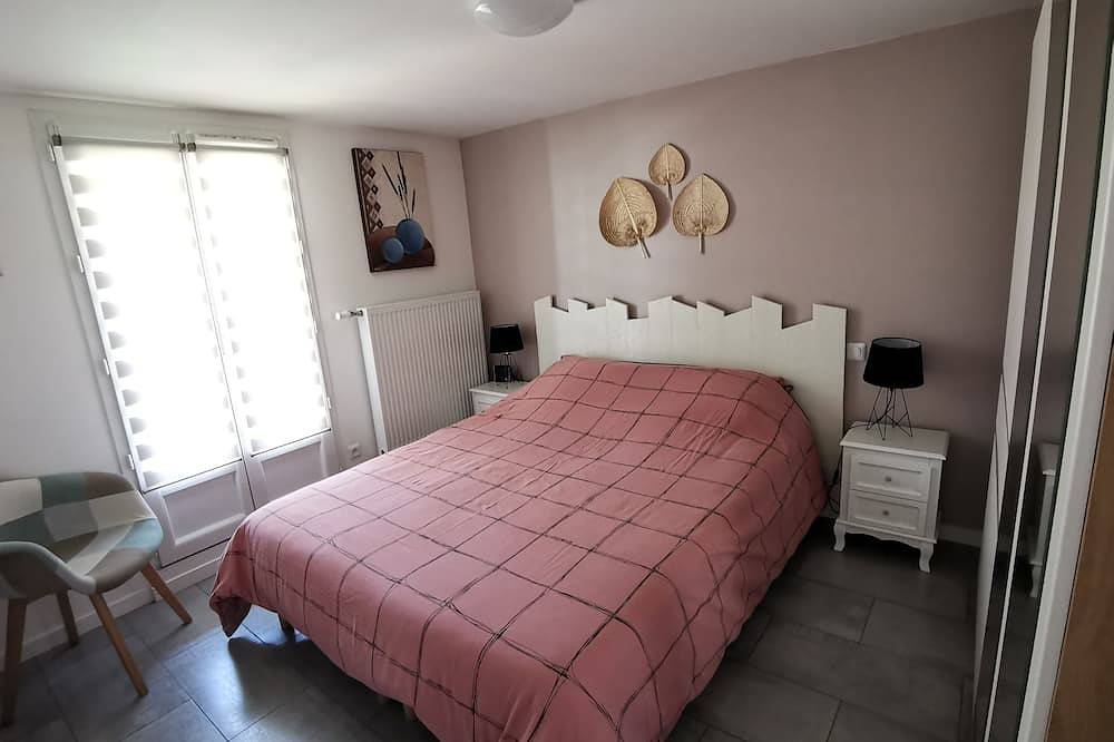 Ganze Wohnung, Lovely, quiet two-bedroom apartment with garden between Paris and Eurodisney in Rosny-sous-Bois, Seine-Saint-Denis