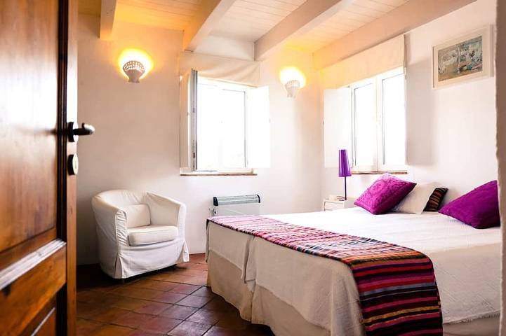 Gîte pour 6 personnes, avec piscine ainsi que jardin et jacuzzi