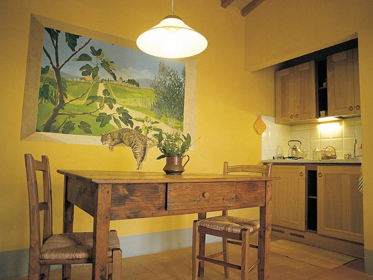 Ganze Wohnung, Eleganz der Toskana mit Blick auf die Hügel und Vignetten, den Garten und das Schwimmbad in Foiano della Chiana, Arezzo Provinz