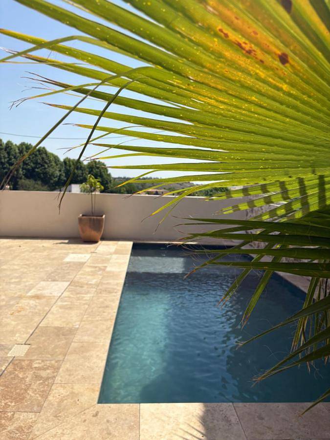 Villa pour 23 personnes, avec vue ainsi que terrasse et piscine, adapté aux familles