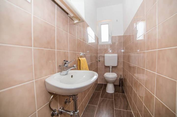 Ganze Wohnung, Jurić Appartements mit Außenpool und Schnäppchen in Rab-Palit in Palit (Kvarner Bucht), Rab