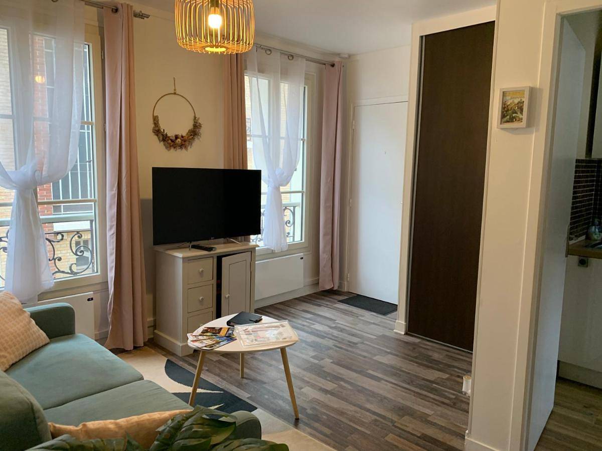Appartement entier, One-Bedroom Apartment in Provins, Seine-et-Marne