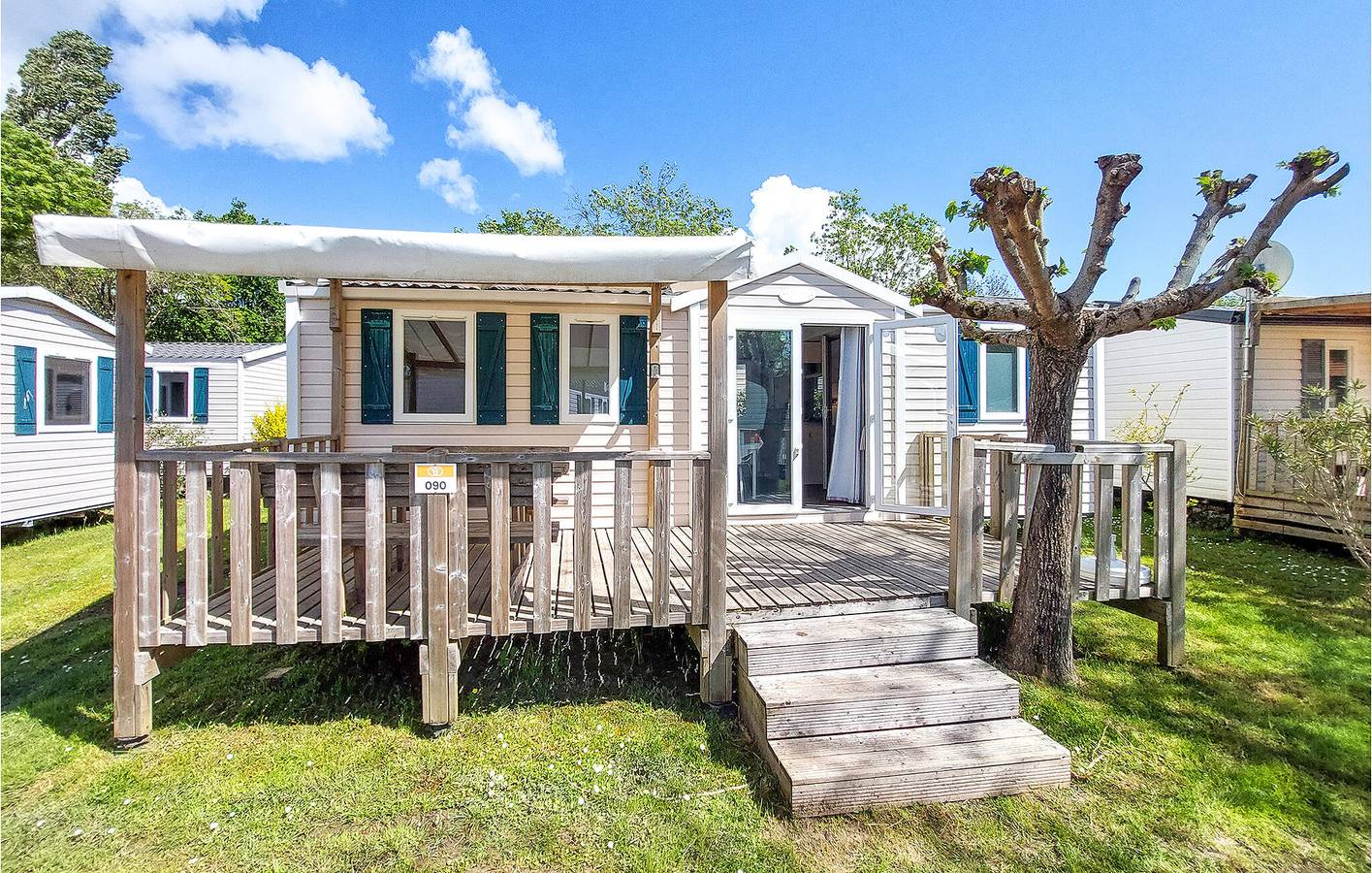 Mobil-home confortable avec piscine près de la plage de Saint-Georges-de-Didonne in Saint-Georges-de-Didonne, Côte de Beauté