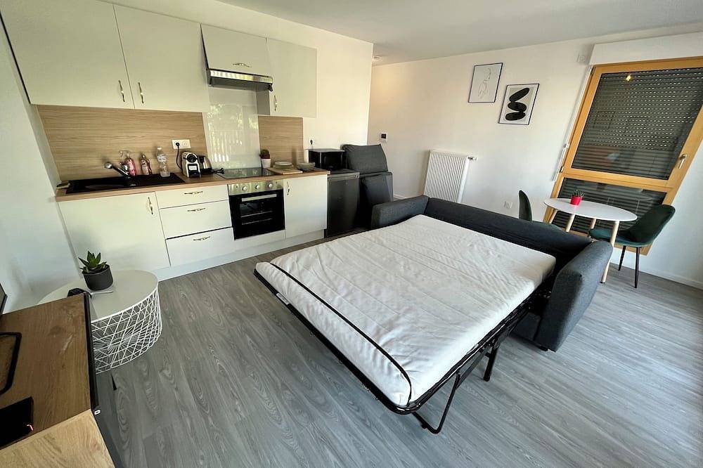 Apartamento entero, Charming 2 Rooms with Balcony and Parking between Paris and the Airport in Villepinte, Sena-Saint Denis