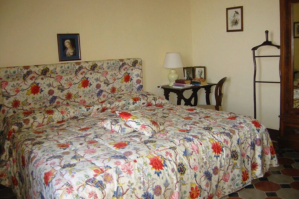 Villino Serena Di Lapigio Florence: Mountain View, Private Garden in Reggello, Valdarno