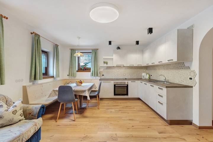 Appartamento intero, Appartamento "Bergsteiger" con giardino comune e Wi-Fi in San Martino in Badia, Dolomiti Superski