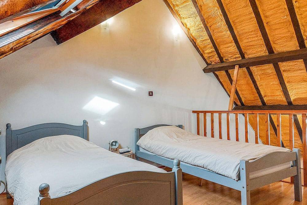2 bedroom pet friendly home in Gravelines in Gravelines, Dunkirk region