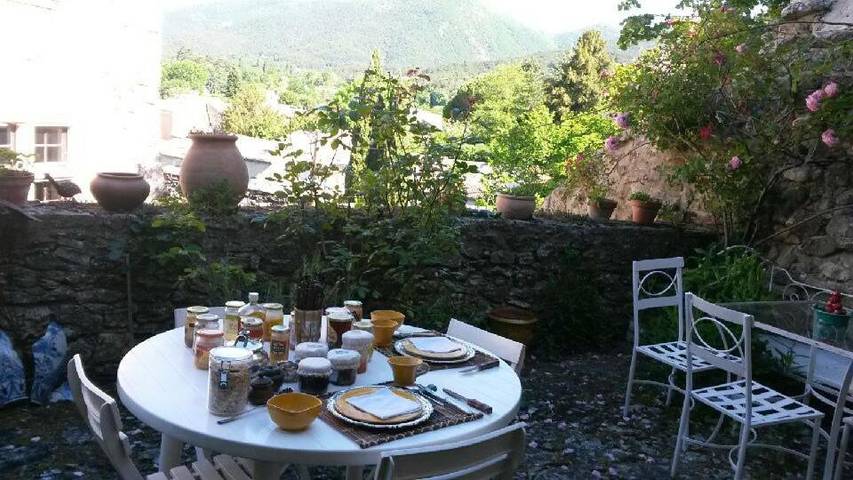 Chambre d’hôte pour 2 personnes, avec jardin ainsi que vue et piscine, animaux acceptés à Dieulefit - 4