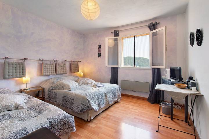 Vacation rental for 3 people, with Yard in Provence-Alpes-Côte d'Azur