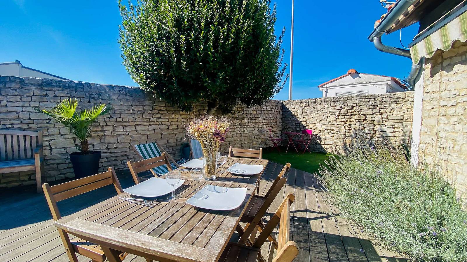 Appartement de vacances entier, Charmante villa à étage située au calme avec cour in Le Bois-Plage-en-Ré, Île de Ré