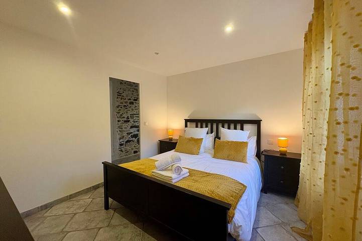 Gîte pour 4 personnes, avec jardin, animaux acceptés à Coise-Saint-Jean-Pied-Gauthier - 3