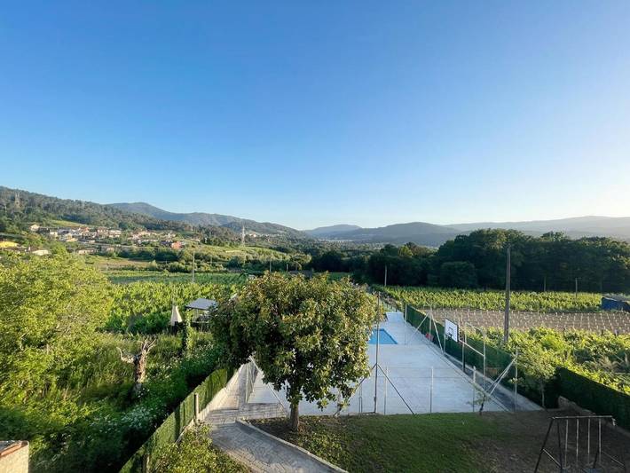 Chalet para 13 personas, con piscina además de jardín y vistas en Provincia de Orense - 4