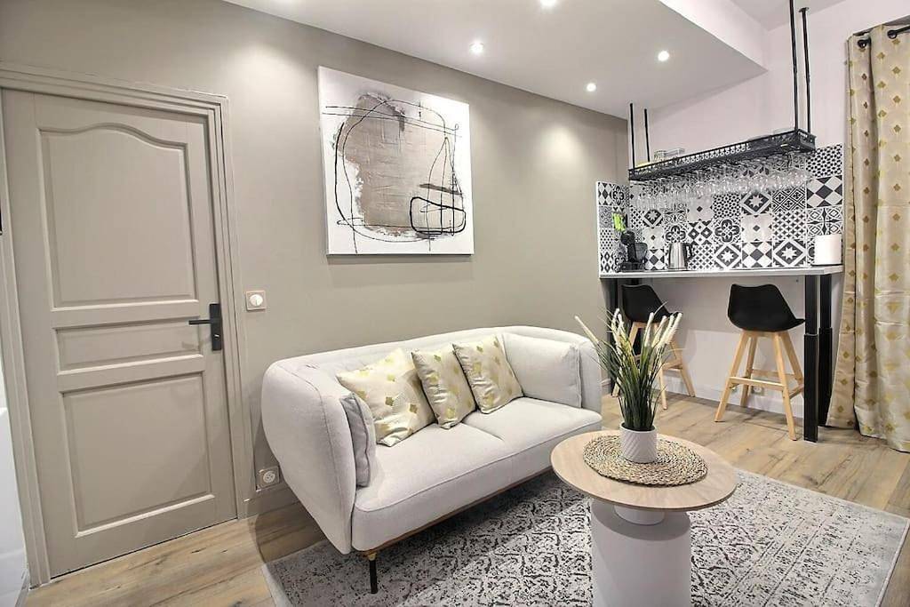 Appartement entier, One-Bedroom Apartment in Bois-Colombes, Hauts-de-Seine