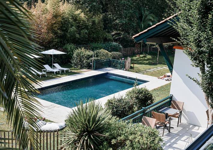 Hôtel pour 3 personnes, avec jardin et vue ainsi que piscine et sauna, animaux acceptés