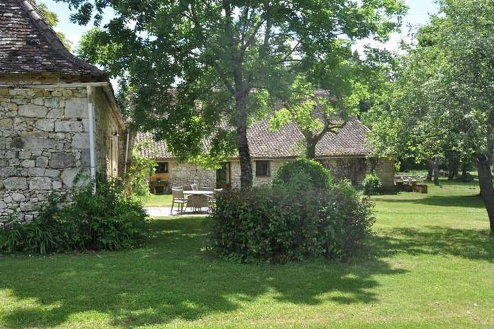 Location de vacances pour 15 personnes, avec jardin ainsi que piscine et vue à Faux (Dordogne) - 3