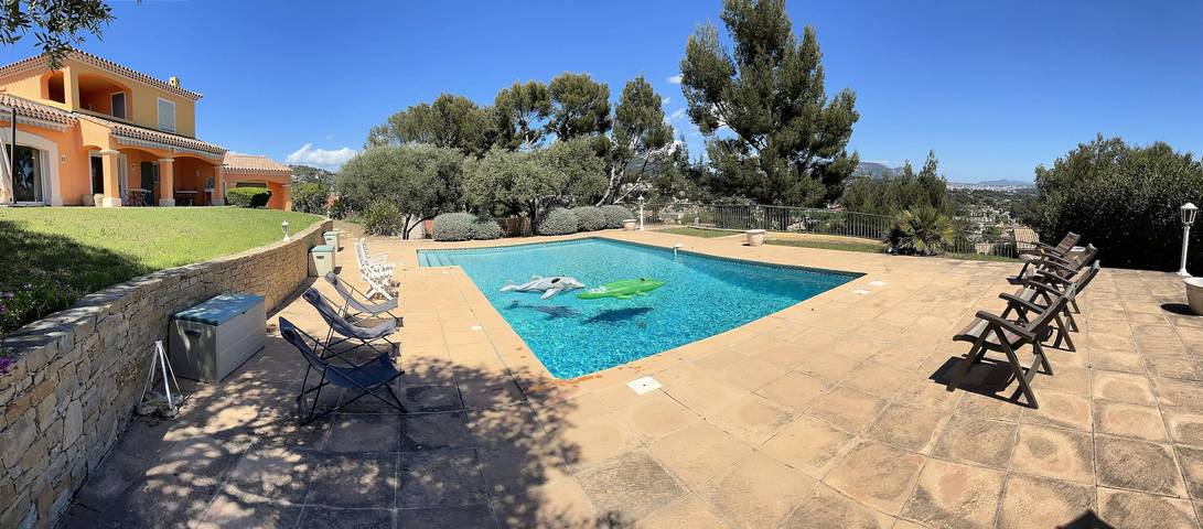 Villa pour 8 personnes, avec vue ainsi que terrasse et jardin - 1