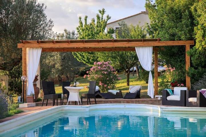 Villa for 8 people, with hot tub and garden - 1