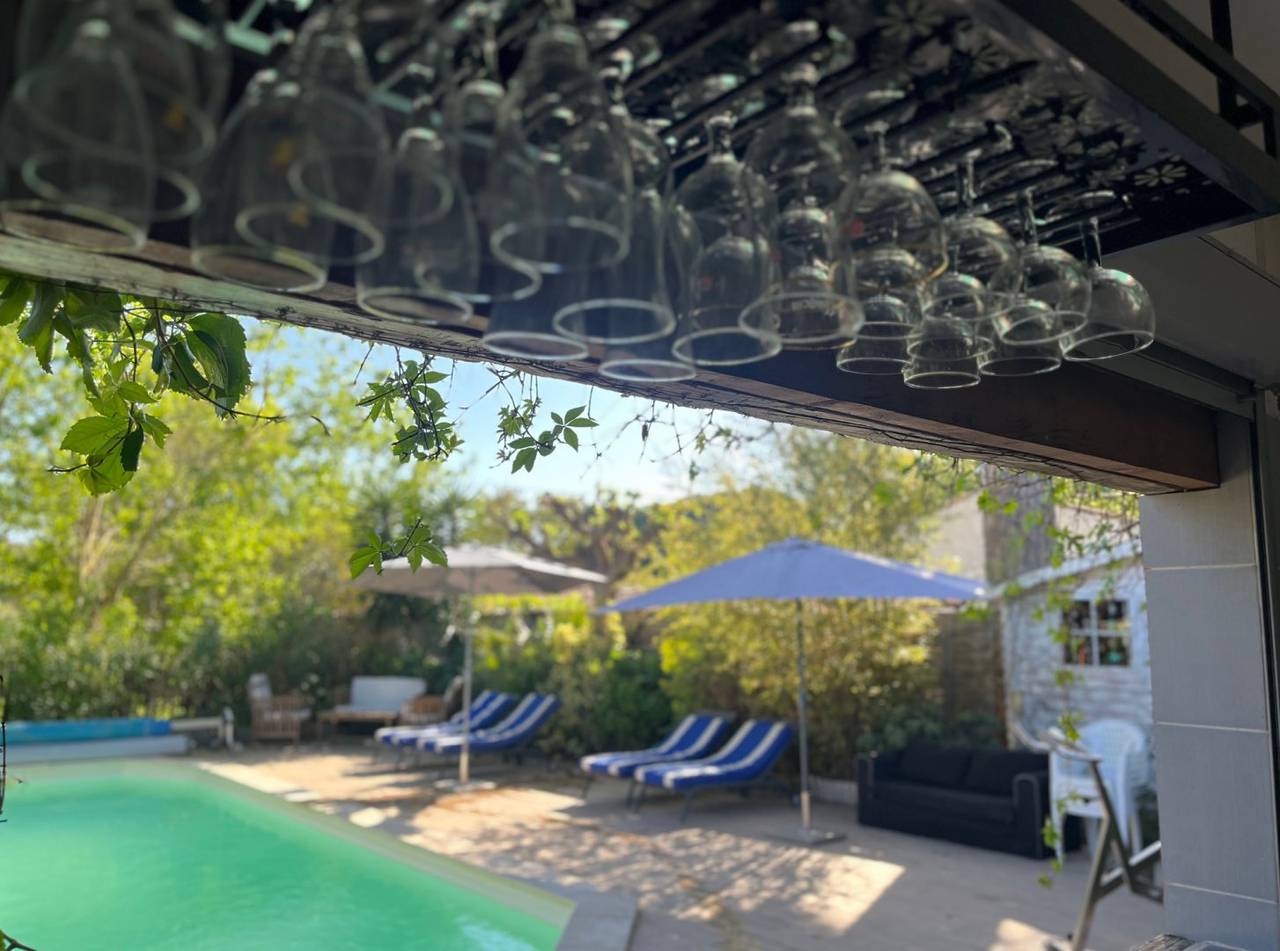 Mas Saint-Louis - Chambres d'Hôtes - Piscine chauffée - Séville in Saint-Laurent-d'Aigouze, Côte d'Améthyste