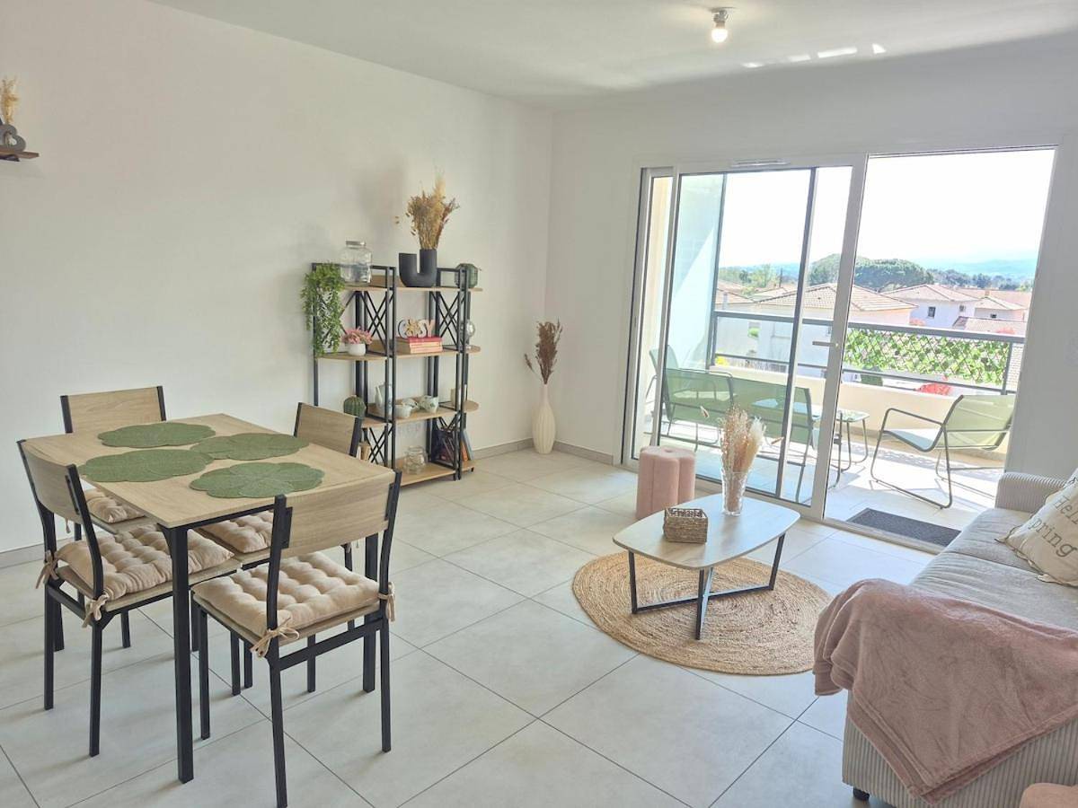 Appartement entier, Le petit nid corse Terrasse, lumière et douceur in Lucciana, Région de Bastia