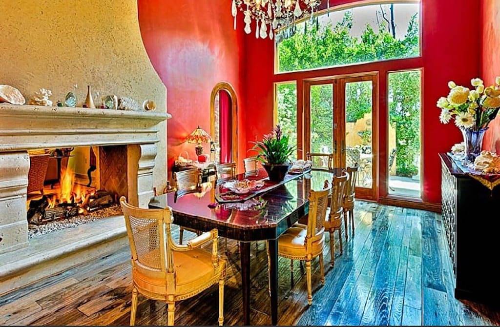 Gated, Private Community No Other Villa This Calibre Can Beat The Price! in Los Angeles, Los Angeles County