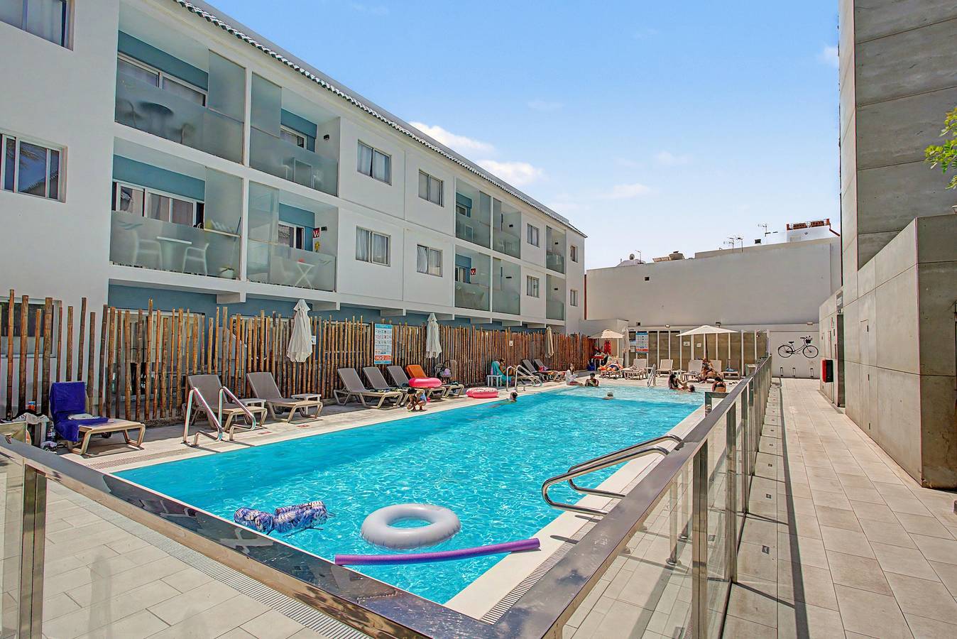 Apartamento inteiro, B-Rent Bristol Beach Surf & Fun – Férias em Fuerteventura in Puerto de Corralejo, La Oliva