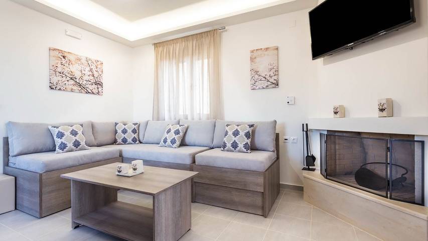 Location de vacances pour 9 personnes, avec piscine et jardin dans Triopetra - 2