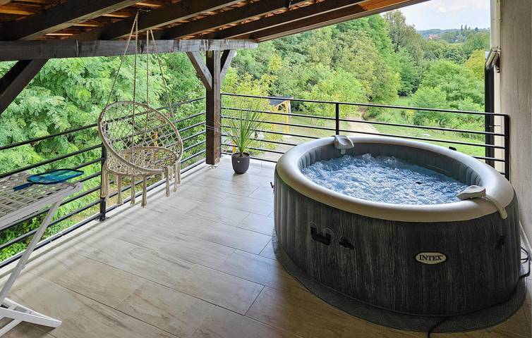 Modernes Apartment mit Pool und Terrasse, 2 km vom Fluss Lonja entfernt in Zagreb und Umgebung