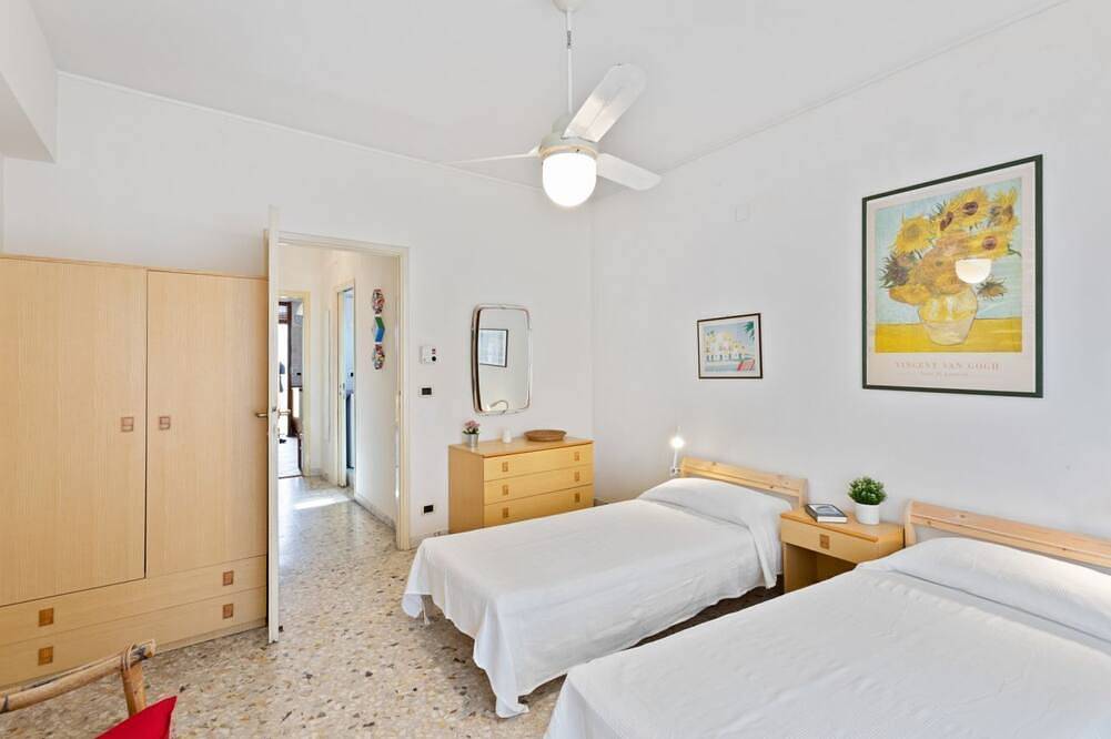 Entire apartment, Comfortable 77 sqm apartment with two balconies (one with sea view), which can comfortably accommodate up to 4 people, located on the third floor of a building without lift. The property is located in Aci Castello, just 11 km from Catania, a few steps fr in Aci Trezza, Aci Castello