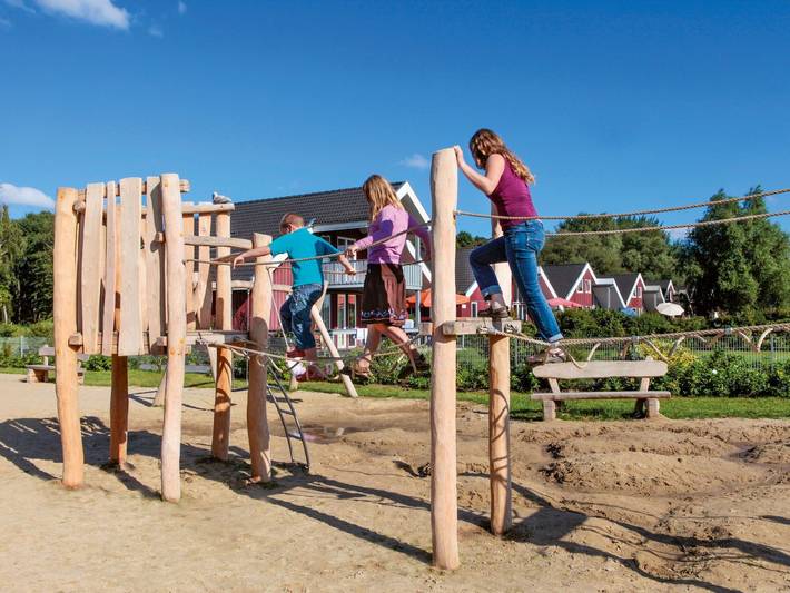 Boot für 5 Personen, mit Ausblick und Terrasse sowie Seeblick, mit Haustier in Mecklenburgische Seenplatte - 4