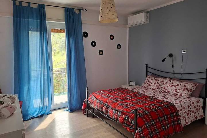 Appartement entier, Historic village 30m from Lake Iseo surrounded by nature and lots of tranquility in Gallinarga, Commune de Tavernola Bergamasca
