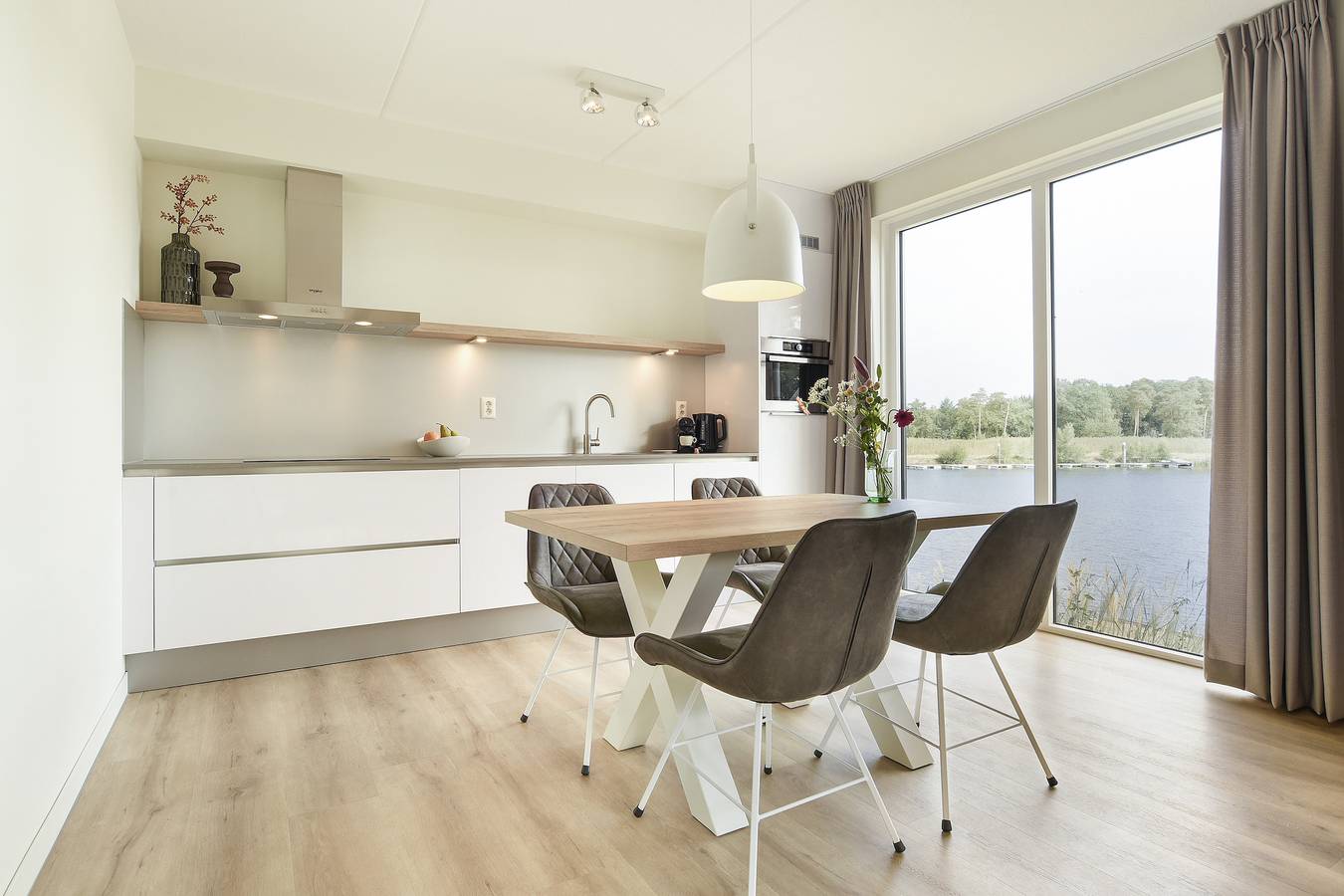 Landal Marina Resort Well — 4-persoons waterwoning in Bergen (Limburg), De Maasduinen National Park