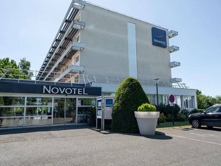 Hôtel pour 2 personnes, avec piscine et jardin, animaux acceptés à Orgeval - 2