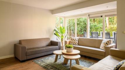 Bungalow für 8 Personen, mit Terrasse und Sauna sowie Balkon/Terrasse in den Niederlande