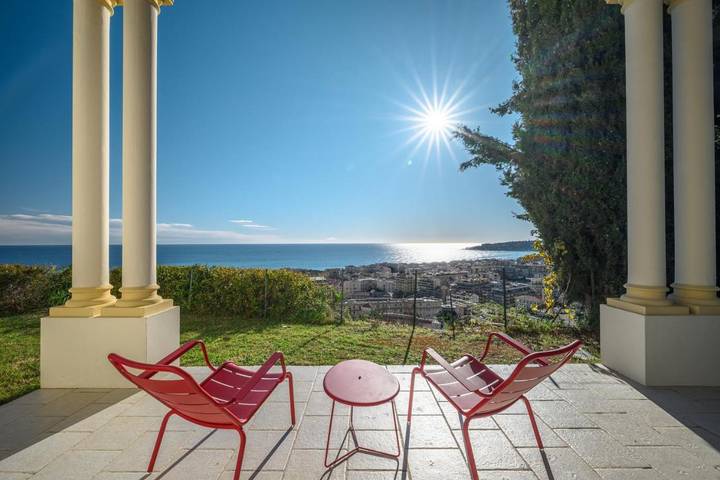 Villa per 12 persone, con Balcone e Terrazza nonché Giardino e Panorama a Mentone