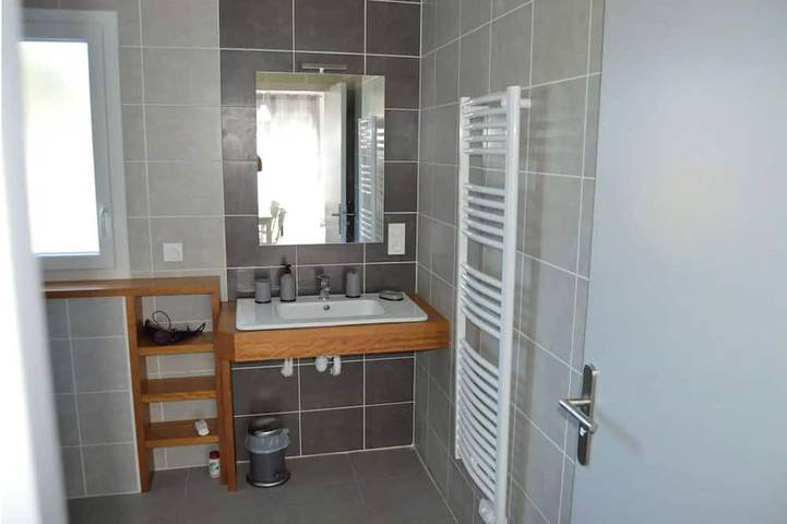 Ganze Wohnung, Geräumiges, ruhiges, komfortables Duplex, Südlage, beheizter, überdachter Pool in Messanges, Côte d’Argent