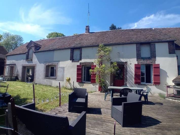 Location de vacances pour 7 personnes, avec jardin dans Charny-Orée-de-Puisaye