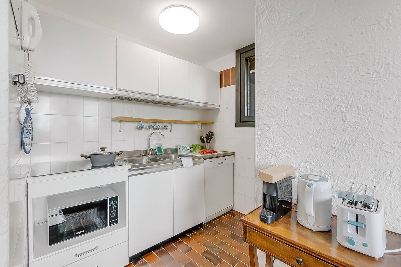 Charming 2-Bedroom Apartment with Pool, Near Lake Maggiore in Vezzo (Gignese), Comune di Gignese