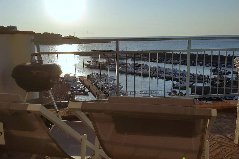 Apartamento entero, Espléndido ático junto al mar. Vista impresionante in Palermo, Provincia de Palermo