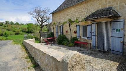 Gîte pour 6 personnes, avec terrasse, animaux acceptés à Mouret (Aveyron)